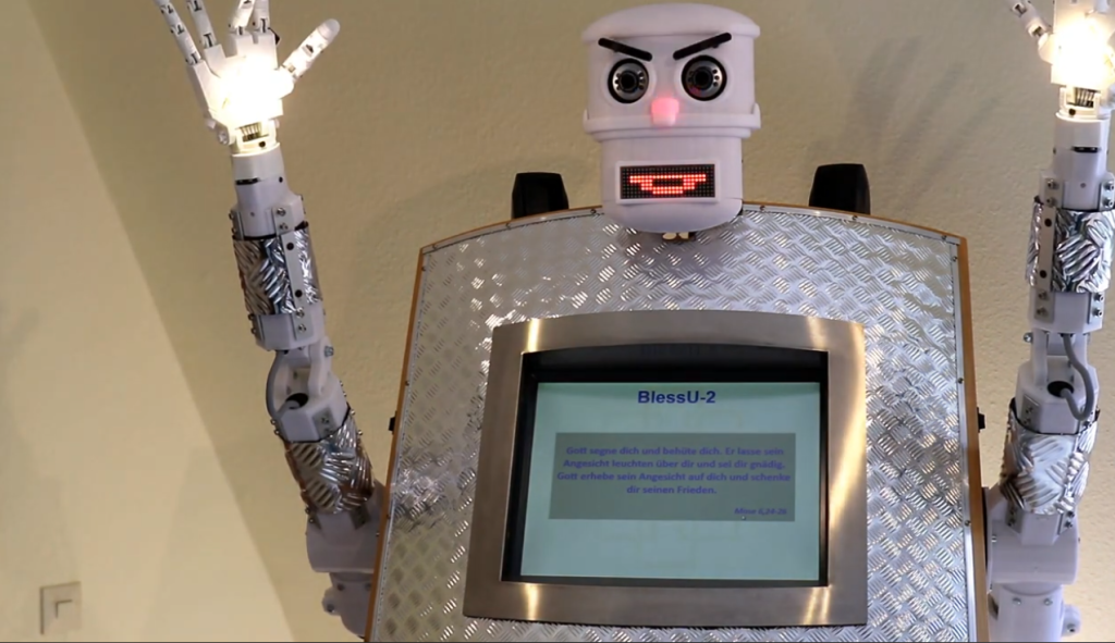 Der Segensroboter "BlessU-2" in Deutschland, ein Roboter der mit einstellbarer Stimme Menschen "segnete".